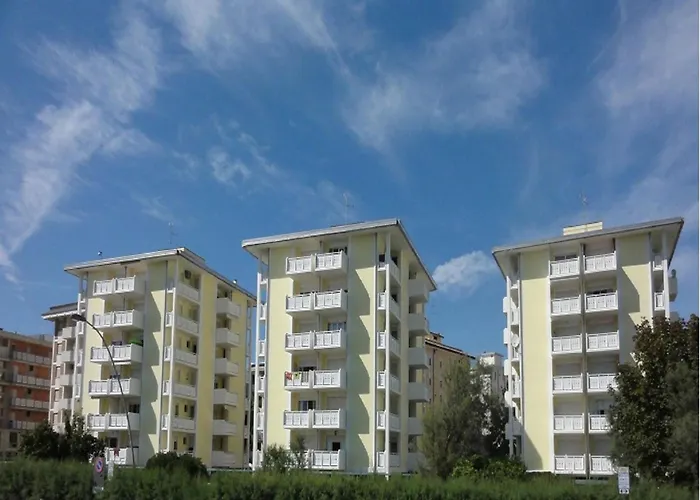In A Prime Seafront Location 公寓 比比翁