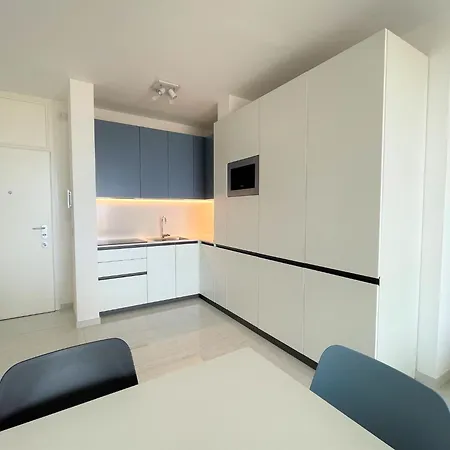 Lejlighed In A Prime Seafront Location *